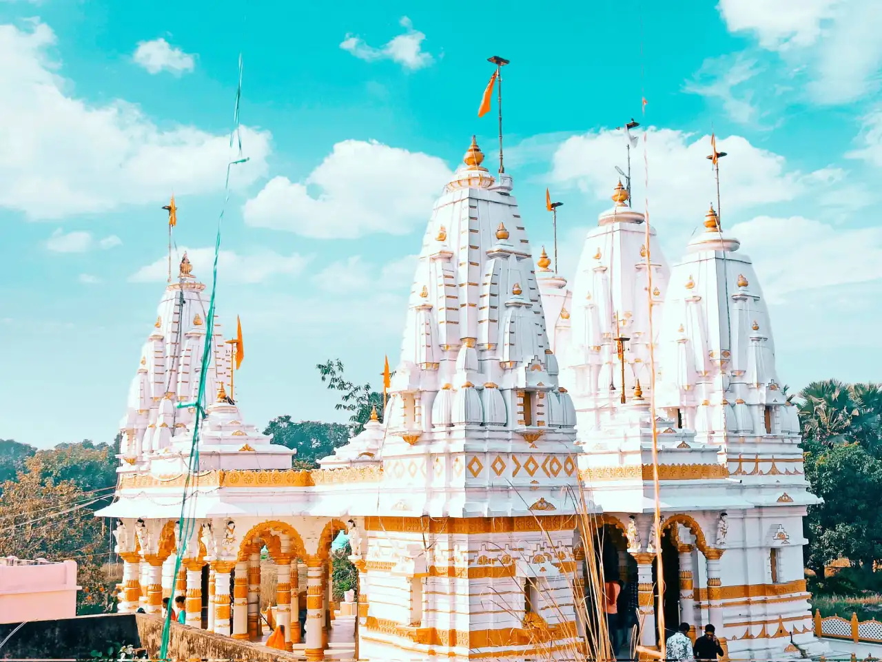 Vibrant decorations at Dwarkadhish Mandir Saran